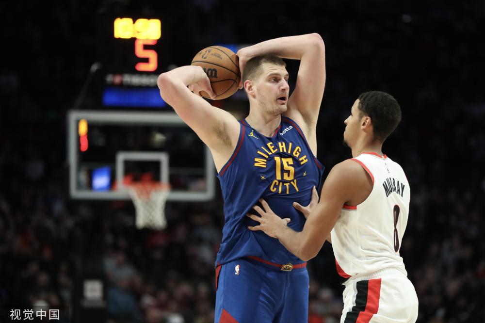 或者在中场 或者在中场